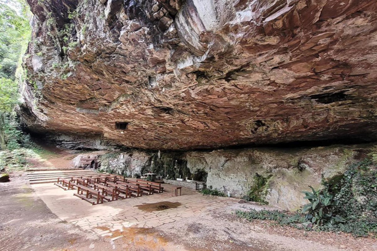 Gruta Nossa Senhora de Lourdes